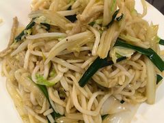 -巍山𤆵肉饵丝
