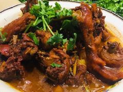 大公鸡榛蘑土豆-那家老院子东北菜·饺子·小鸡炖蘑菇(艳华街店)
