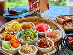 -包整·丝娃娃(一览甲秀楼风景店)