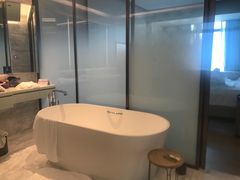 -深圳国际会展中心希尔顿酒店(前海华发冰雪世界店)