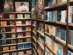 -钟书阁(群光广场店)
