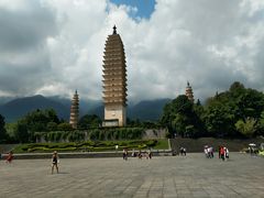 -三塔倒影公园
