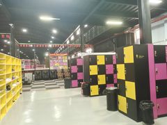 -嘿哟动霸CHUA·新潮玩运动娱乐中心·蹦床滑冰团建乐园