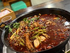 -鸿顺老铁锅美蛙鱼府(解放碑店)