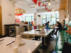 大堂-张大师鸭爪爪特色干锅(南湖店)