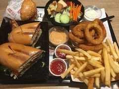 -The Habit Burger Grill 哈比特汉堡(复兴soho店)