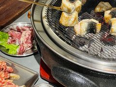-围炉肉舍•炭烤活鳗•丹东海鲜烤肉(步行街店)