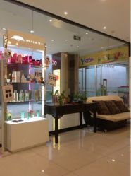 点击看大图 产品柜及等待区-DIMPLE日本美发沙龙