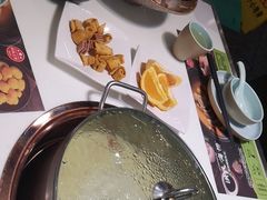 -洪氏嗨捞·猪肚鸡火锅(阳光天地店)
