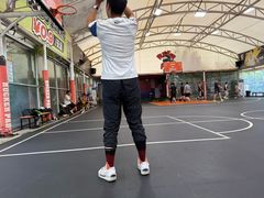 -洛克公园·篮球·足球·羽毛球(莘庄店)