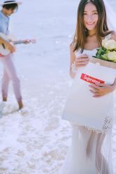 俏皮可爱-巴黎婚纱摄影工作室