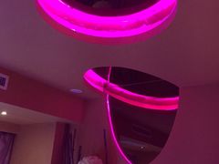 天鹅恋情侣主题酒店(积玉桥店)-天鹅恋主题酒店(积玉桥地铁站店)