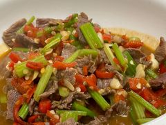 鲜炒黄牛肉-憨伢子·家常菜小食堂·有锅气の炒菜(江汉路店)