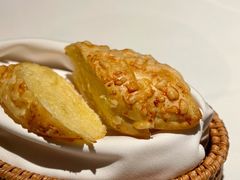 招牌黄油蒜香面包-Oyster Talks 四度蚝法餐厅