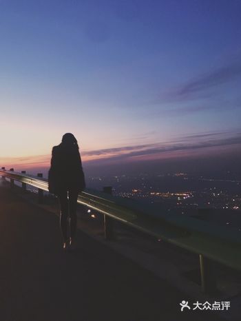 地理位置:临潼最美环山路位于西安市临潼区的骊山上