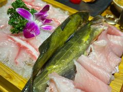 -老牌坊云南鱼豆花火锅(爱建店)