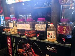 -帅巴人舅母子腊蹄民俗村