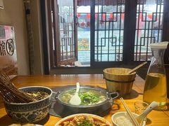 -大众跷脚牛肉馆·非遗传承单位(峨眉山店)