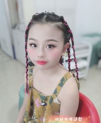 -双双化妆造型工作室