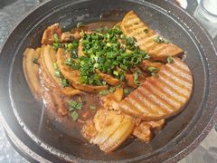 -头上红煨盐鸡乡村食府