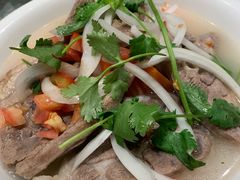 手抓羊肉-巴扎美食·新疆菜·西域歌舞表演餐厅(新疆大厦店)