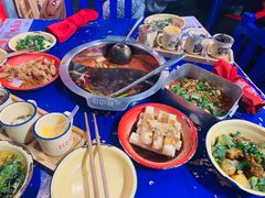 -马路边边串串香(苗栗路店)