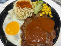 -汤姆家的牛排意面披萨(新城市广场店)