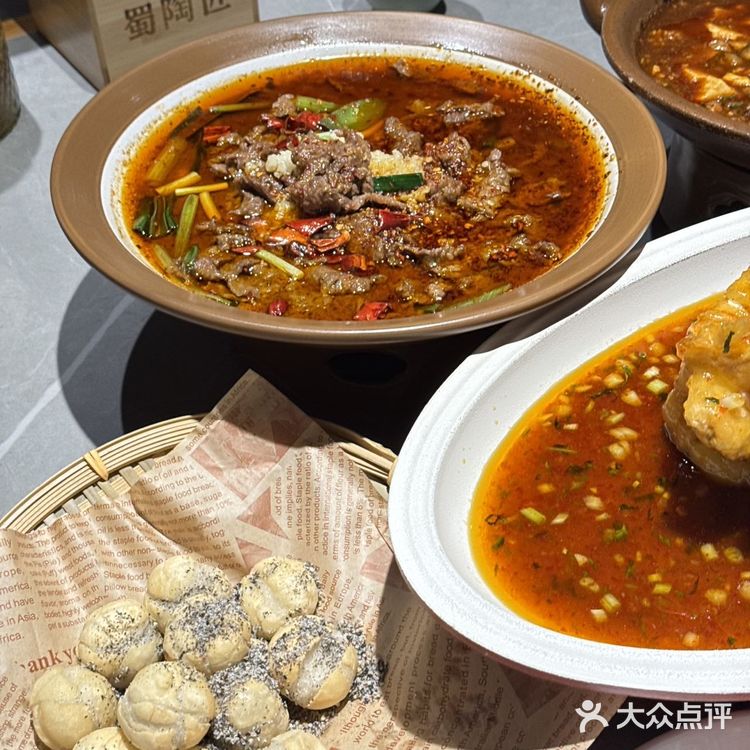 我仿佛穿越到了成都的老店吃砂锅菜，爱了爱了