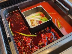 牛油辣＋番茄锅＋三鲜锅-洞子口重庆鲜货火锅(楚翘城旗舰店)