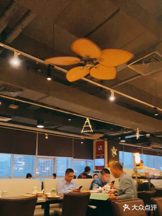 大头虾越式风味餐厅(光明广场店)图片