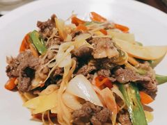 酸木瓜炒牛肉-紫滇源云南生态菜(丹凤街店)
