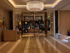 -广州万富希尔顿酒店·感趣自助餐厅·金秋蟹宴生蚝海鲜刺身