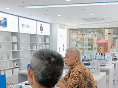 -荣耀授权专卖店(黄浦浙江中路店)
