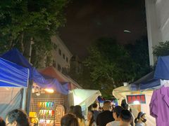 -吴山路夜市
