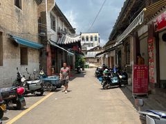 -余庆小吃(小吃一条街店)