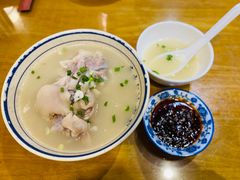 -易老妈蹄花.创于1935(总店)