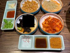 -明洞阿姨·韩式酱蟹烤肉·创意料理(三元桥店)