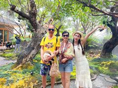 -Chom Cafe and Restaurant