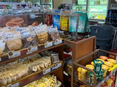 面包甜点陈列柜-全家便利店(愚园店)