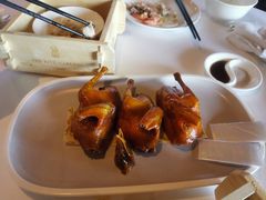 玻璃皮烤乳鸽-富力丽思卡尔顿酒店·丽轩中餐厅