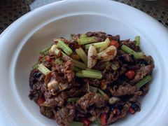 -红栌温泉山庄生态美食餐厅