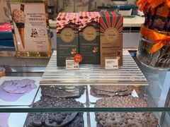 -VENCHI 闻绮(上海佛罗伦萨小镇店)