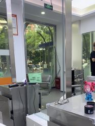 -首脑美发沙龙
