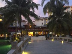 三亚亚龙湾华宇度假酒店(原三亚华宇皇冠假日酒)-三亚亚龙湾雅高美爵酒店