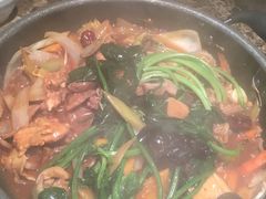 精品鲶鱼锅-猪啊牛呀羊啊铜盘烤肉(正大广场店)