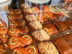 -VERIE BAKEHOUSE