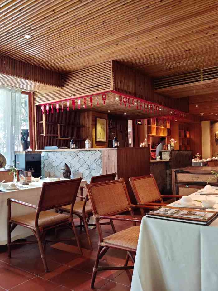 乌布花园餐厅(青山店)-"[薄荷]环境:非常的适合年经人约会啊聚餐.