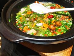 -鞍山大白鲨美食酒店