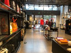 -MCM(比斯特上海购物村店)