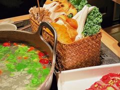 -三出山火锅(南京万象天地店)